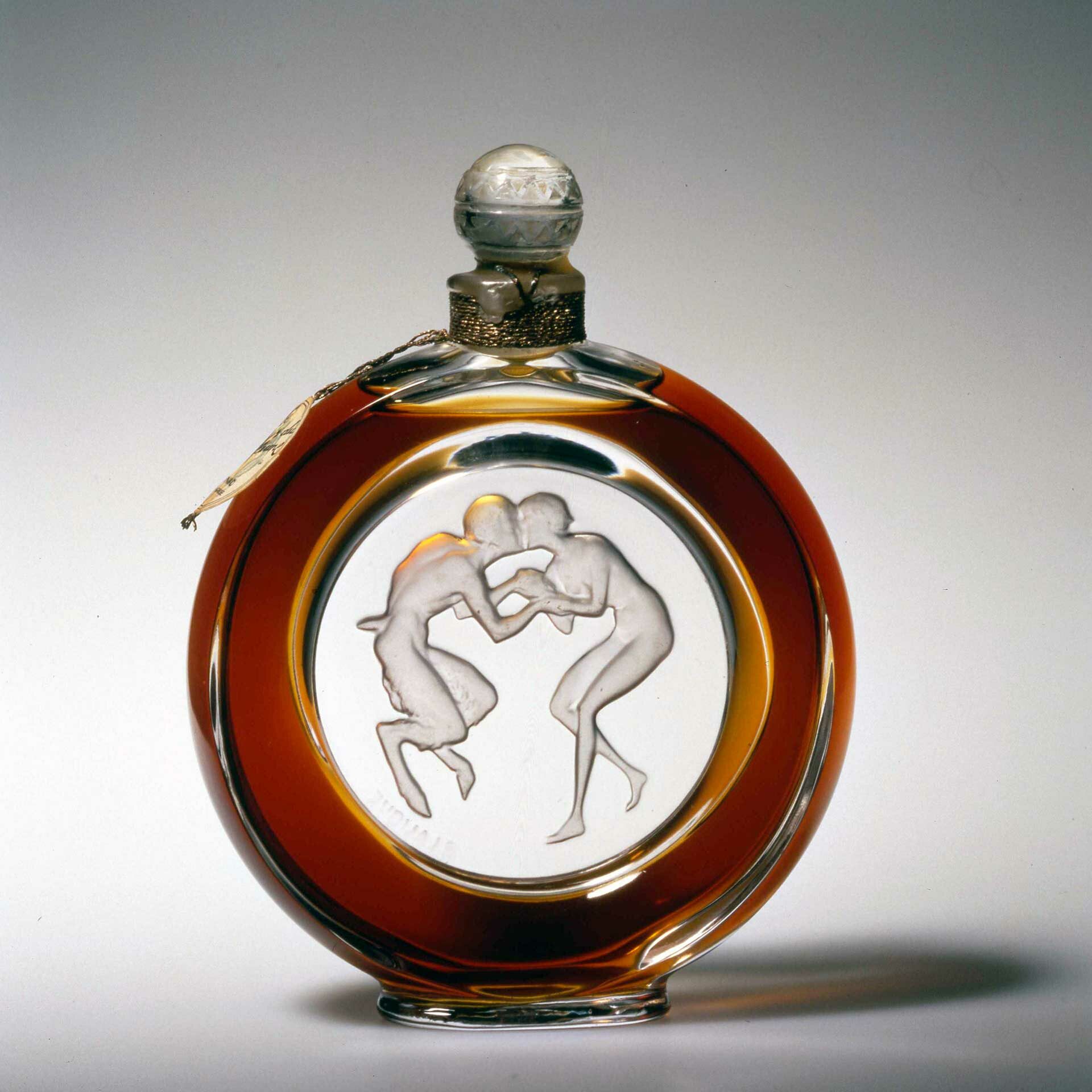Flacon à parfum Le Baiser du Faune créé par René Lalique