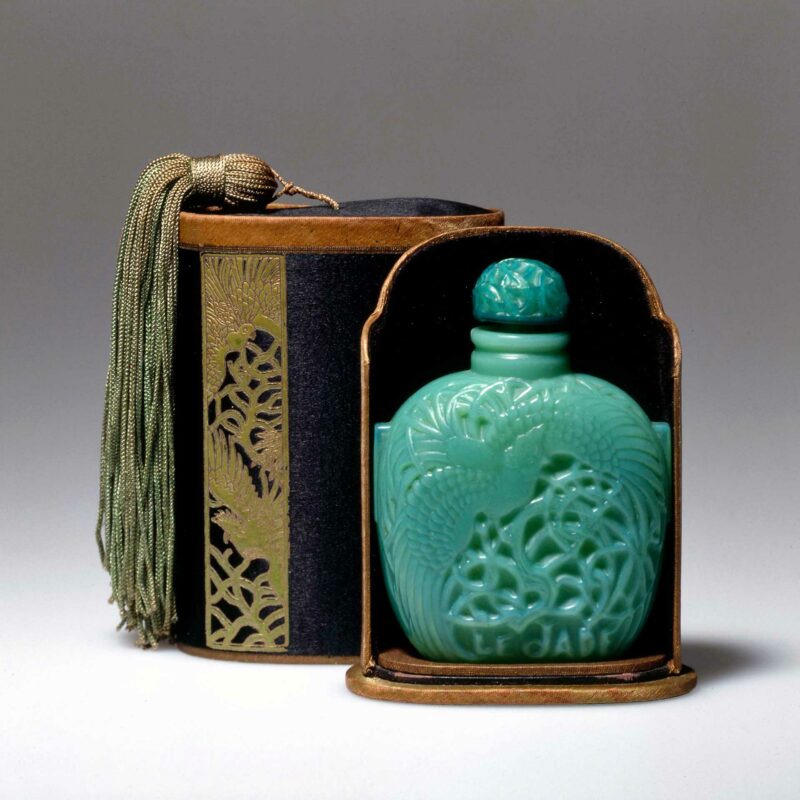 Étui et flacon Le Jade créés par René Lalique